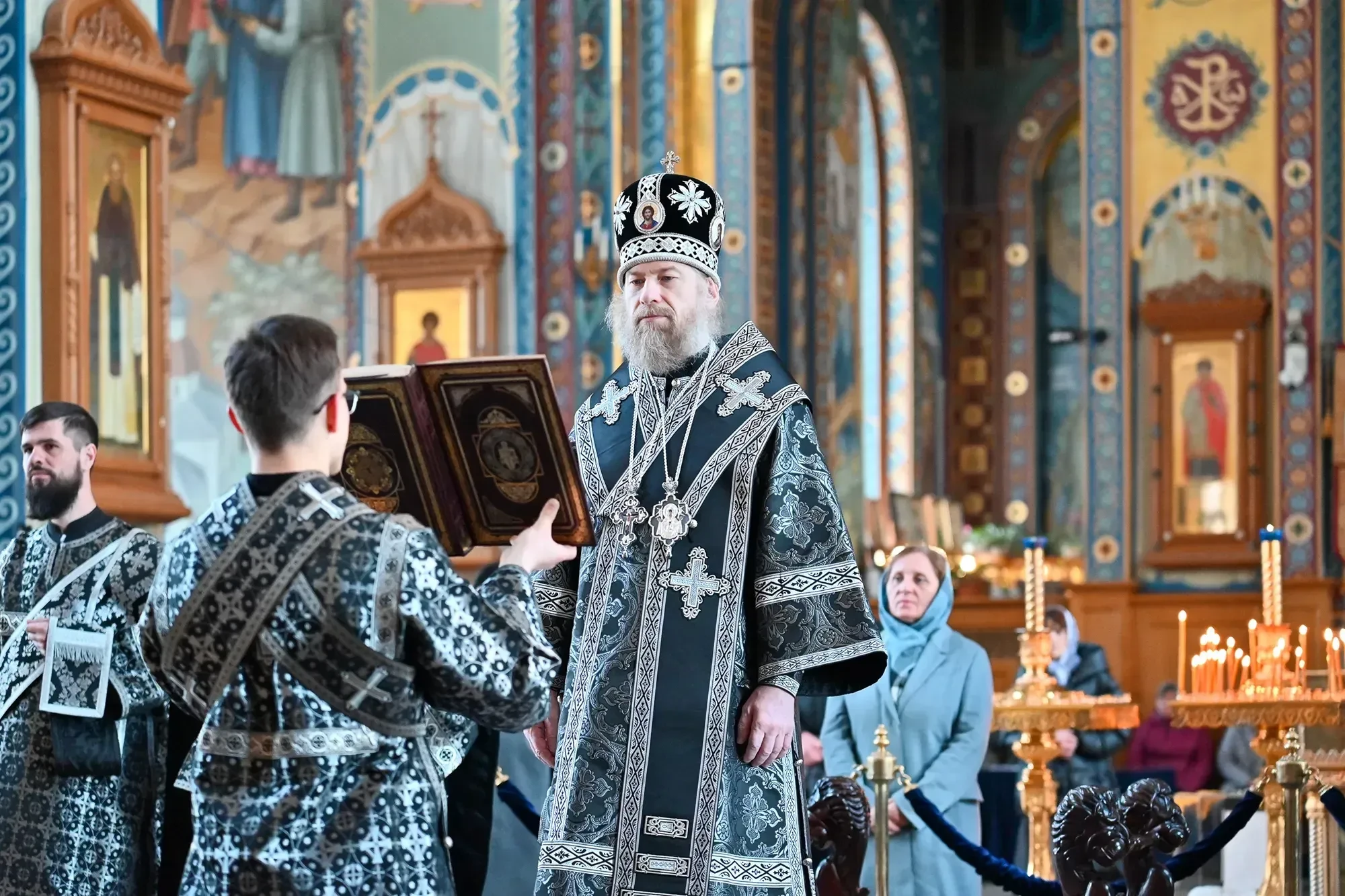 В Великую Среду митрополит Воронежский и Лискинский Леонтий возглавил Литургию Преждеосвященных Даров
