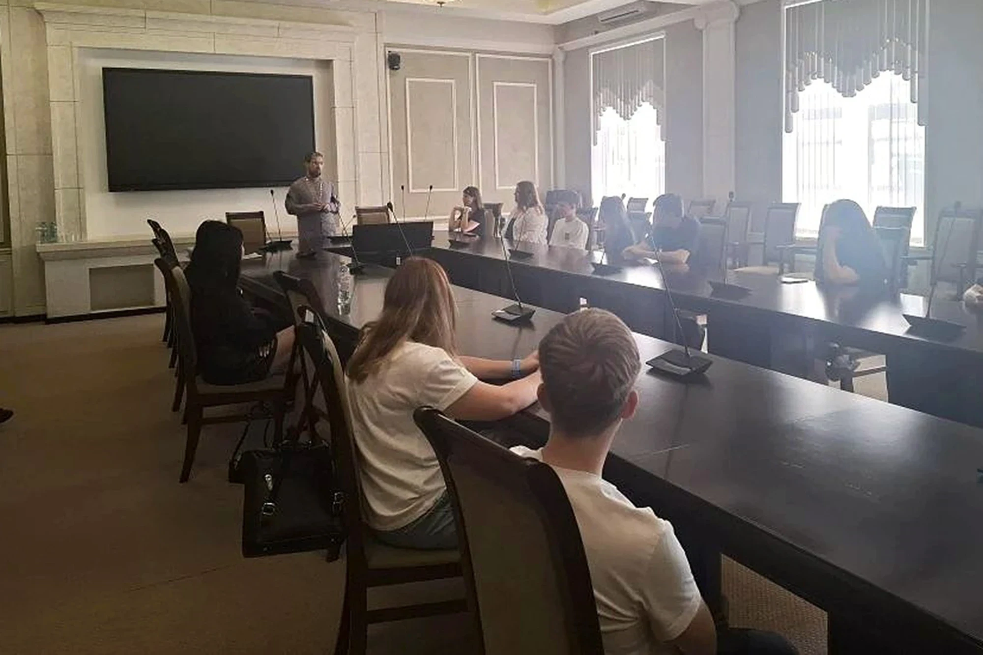 Священнослужитель обсудил со студентами ВГТУ понимание лидерства и наставничества
