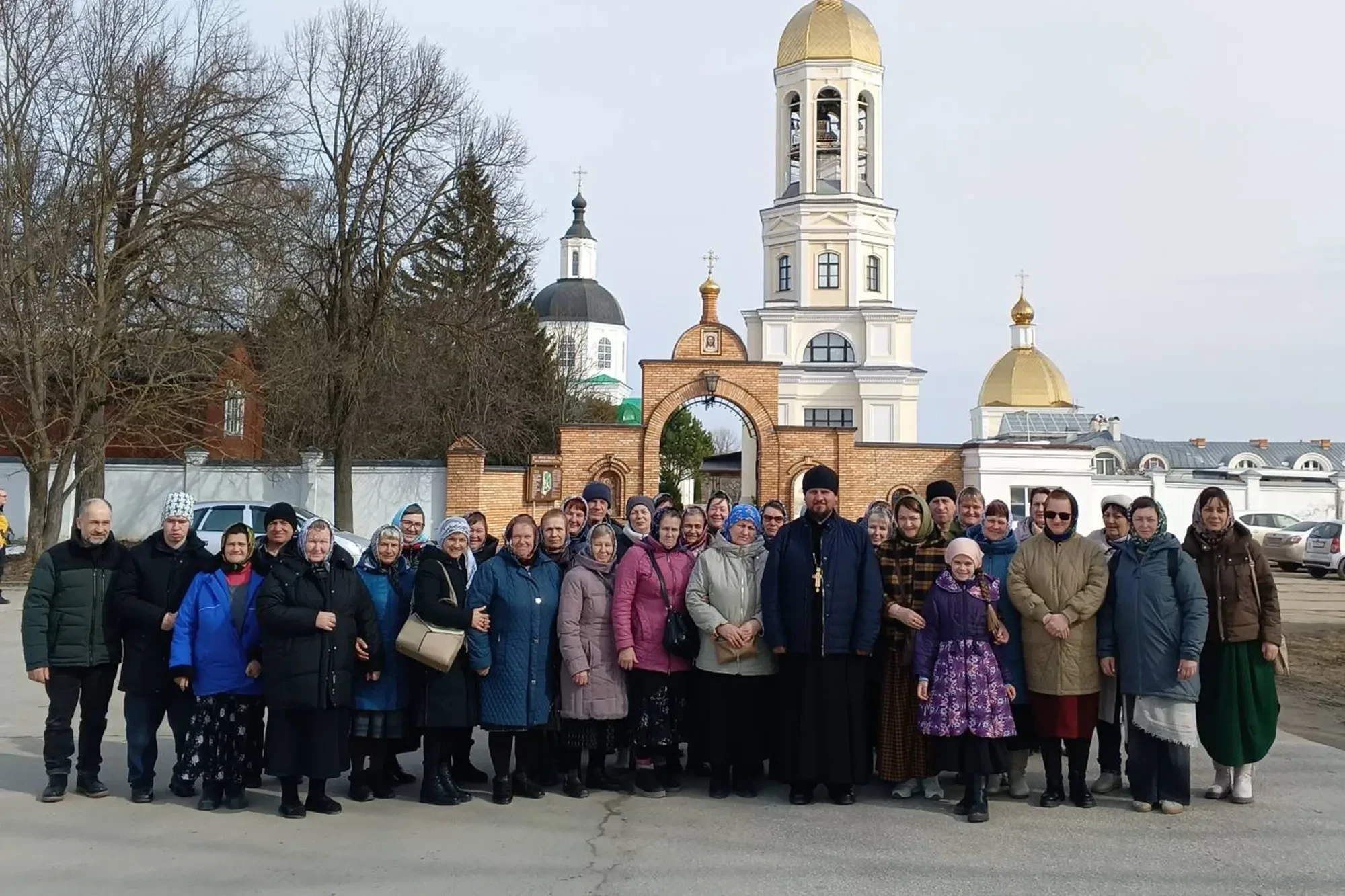 Прихожане Троице-Сергиевского храма села Тресоруково совершили паломничество в Оптину пустынь