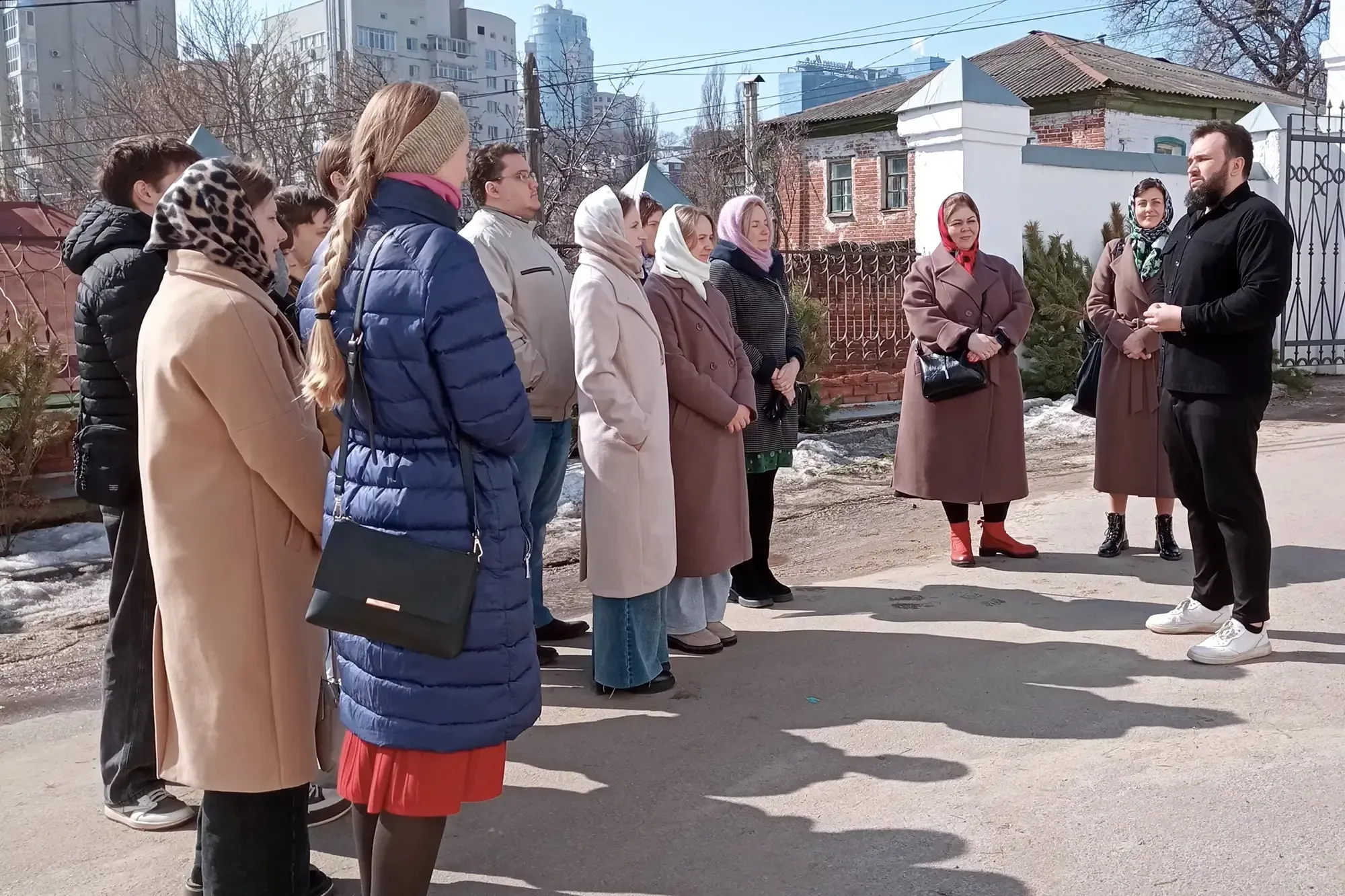 Студенты медико-биологического факультета ВГУ посетили Тихвино-Онуфриевский храм города Воронежа