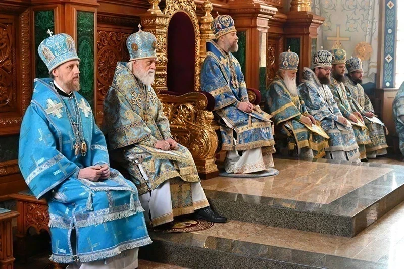 Митрополит Воронежский и Лискинский Леонтий с сонмом Архипастырей совершил Божественную литургию в Благовещенском кафедральном соборе