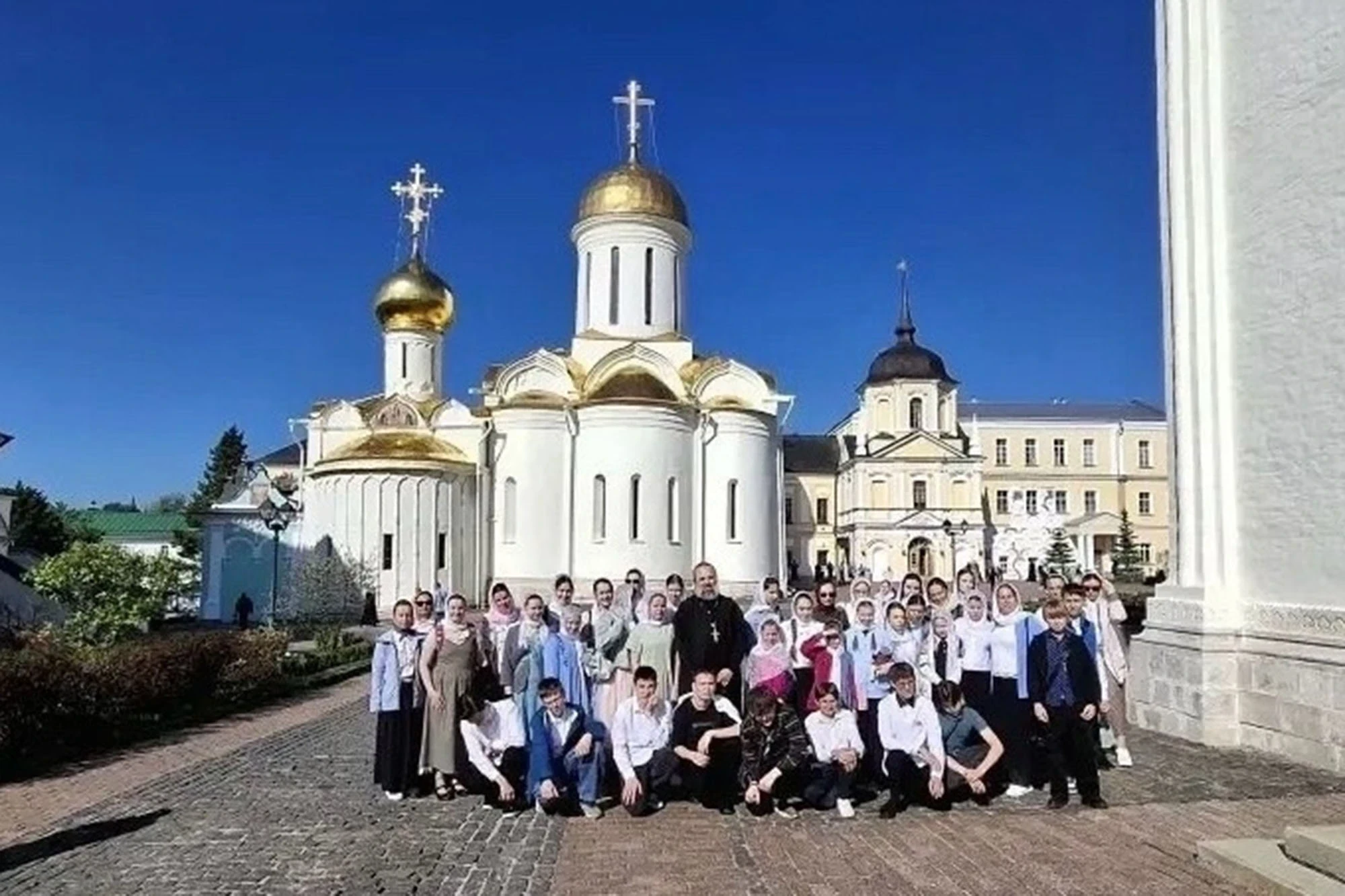 Детско-юношеский хор воронежского храма во имя святой блаженной Ксении Петербургской посетил Троице-Сергиеву лавру 