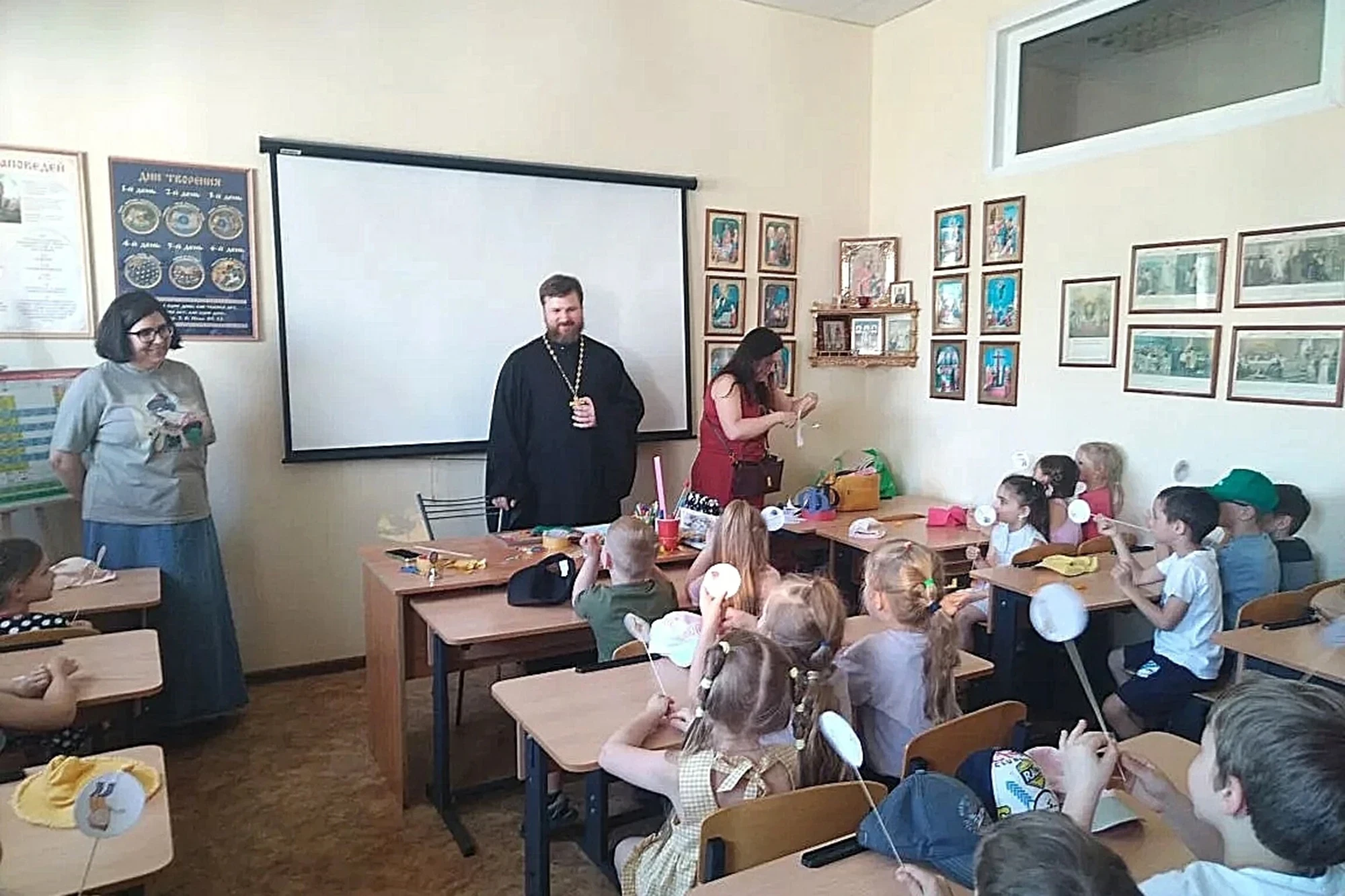 Воспитанники детского сада посетили мультстудию «Родник» при воронежском храме во имя святой блаженной Ксении Петербургской
