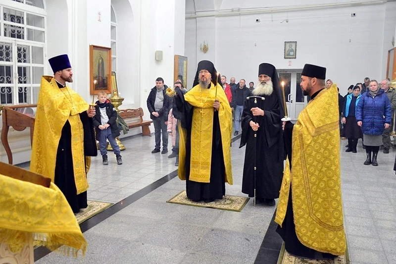 Учащиеся воскресной школы воронежского храма святой блаженной Ксении Петербургской совершили паломничество в Свято-Успенский Дивногорский мужской монастырь
