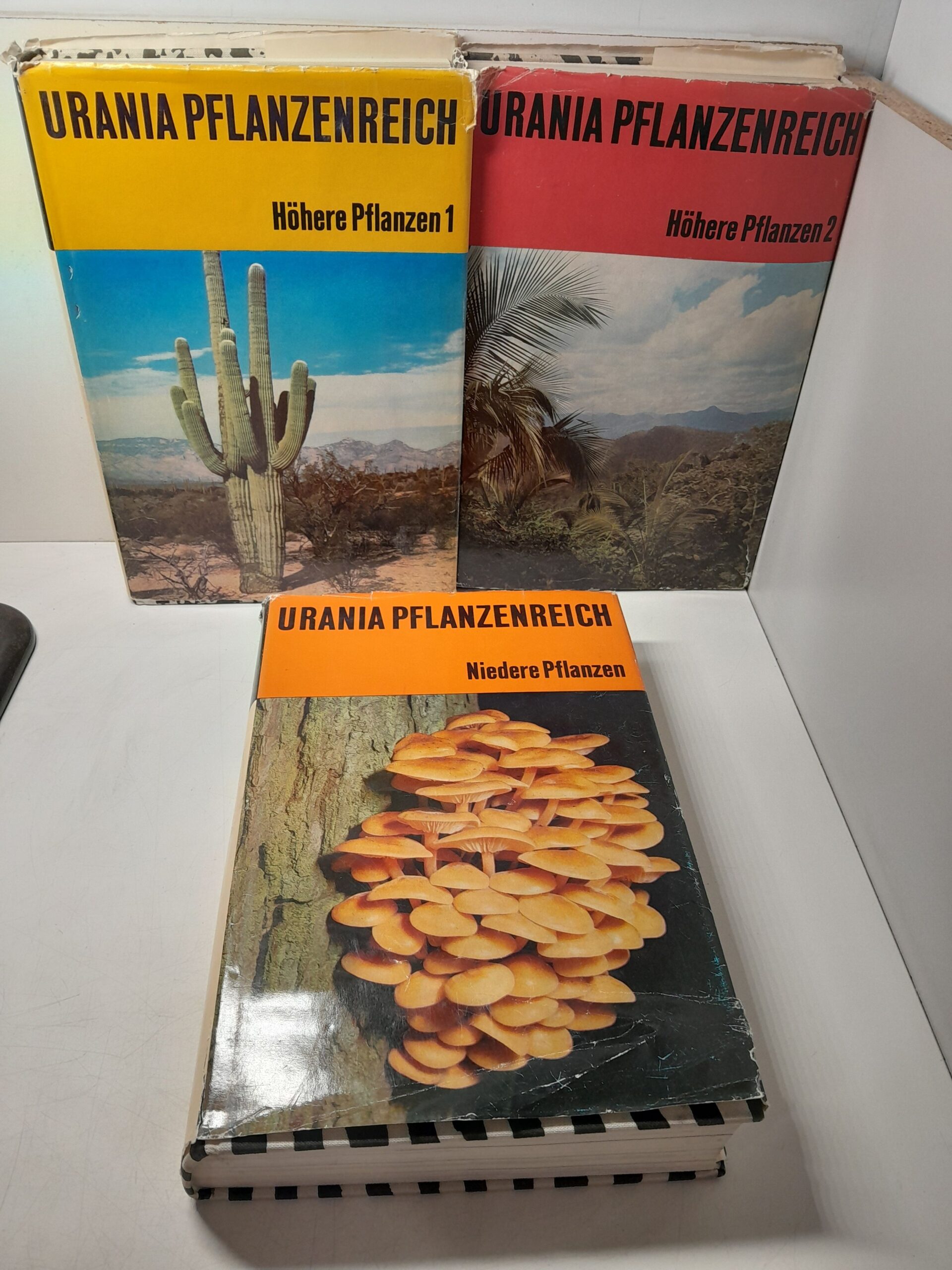 ЦАРСТВО РАСТЕНИЙ-УРАНИЯ: Нижние растения, Высокие растения 2, Высокие растения 1 ( 3 книги ) / URANIA PFLANZEN-REICH Niedere Pflanzen R here Pflanzen 2 H here Pflanzen 1 — изображение 2