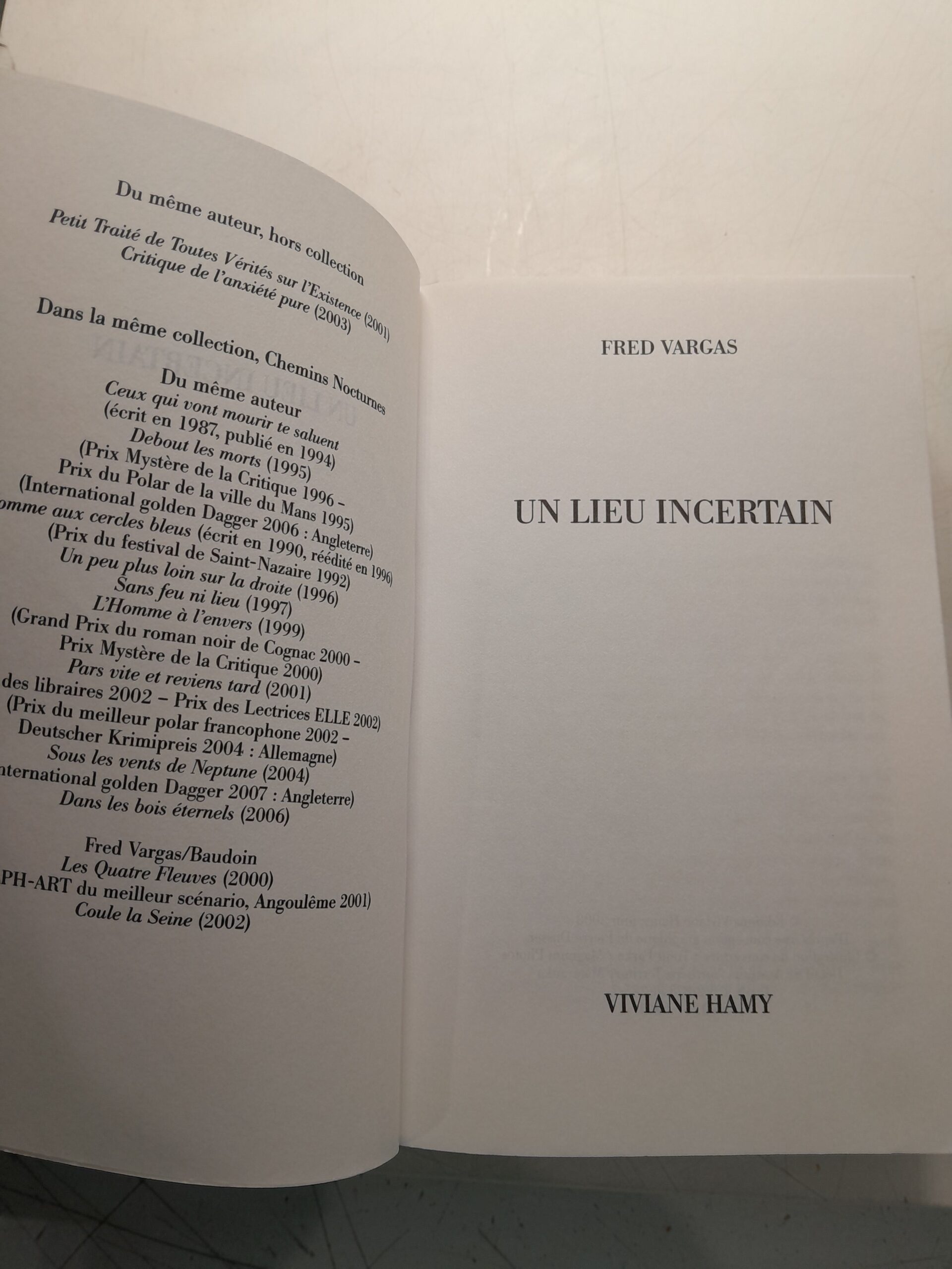 Варгас Фред: В вечном лесу. В неопределённом месте. Немного правее. / VARGAS FRED: DANS LES BOIS TERNELS. UN LIEU INCERTAIN. UN PEU PLUS LOIN SUR LA DROITE. — изображение 4