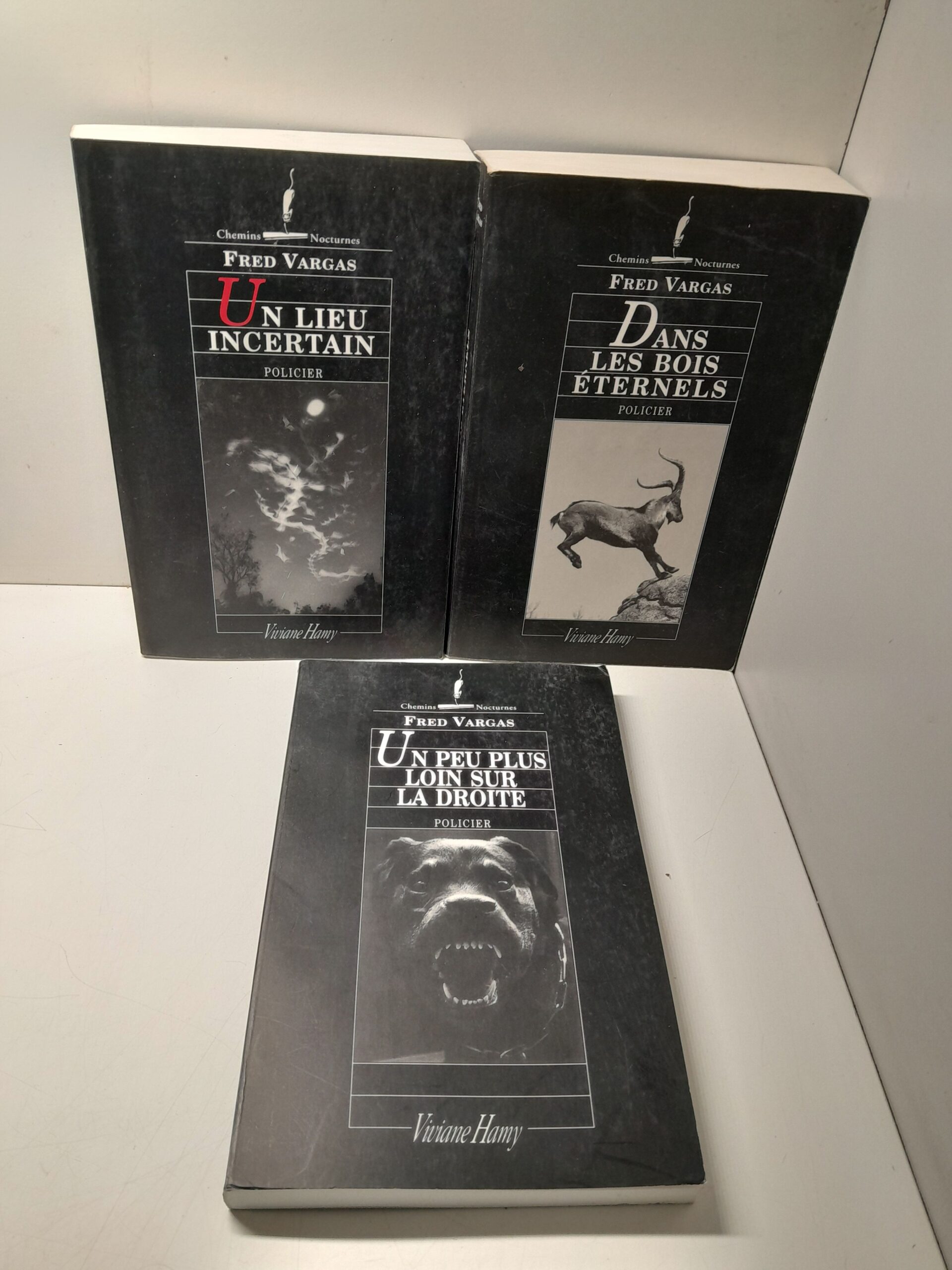 Варгас Фред: В вечном лесу. В неопределённом месте. Немного правее. / VARGAS FRED: DANS LES BOIS TERNELS. UN LIEU INCERTAIN. UN PEU PLUS LOIN SUR LA DROITE.