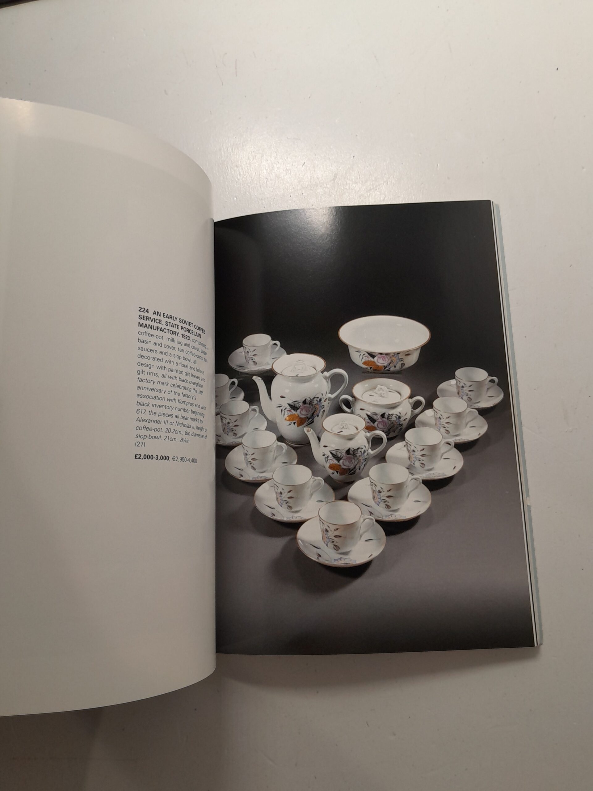 Русские картины, ПРОИЗВЕДЕНИЯ ИСКУССТВА И иконы / Sotheby'sRUSSIAN PICTURES, WORKS OF ART AND ICONS — изображение 4