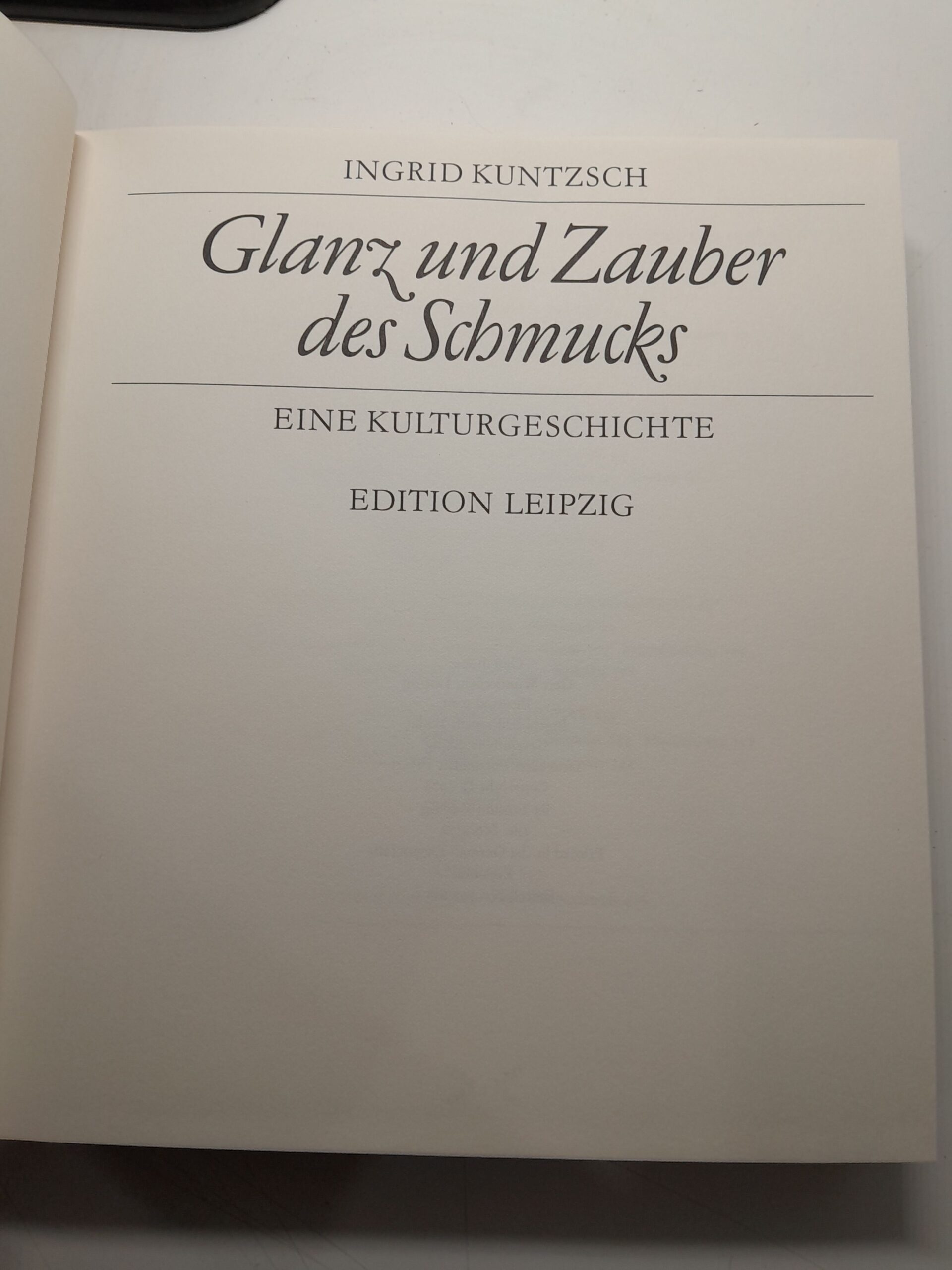 Kuntzsch Ingrid. Glanz Und Zauber Des Schmucks / Блеск и очарование украшений. История цивилизации — изображение 3