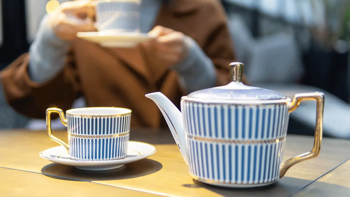 Как отмыть посуду — заварочный чайник и чашки — от налета