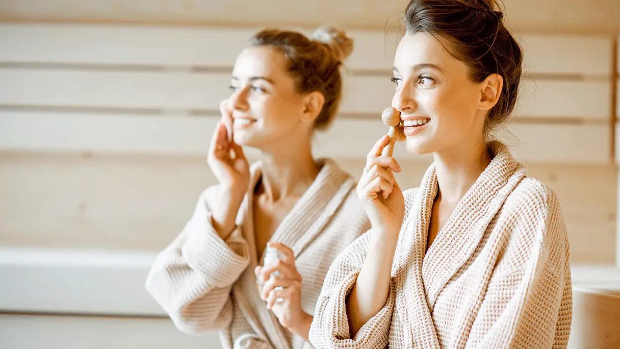 Баня: какие средства усилят полезный эффект и кому стоит ограничить походы в парную