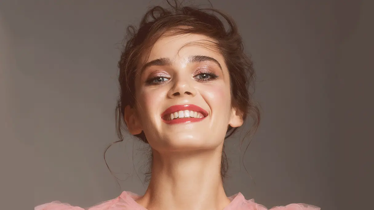 3 новогодних образа: макияж, который точно оценят в 2026 году