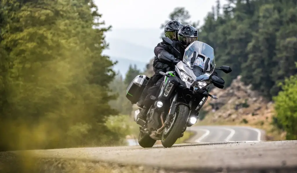 Представлен новый Kawasaki Versys 1100: что изменилось в японском «туристе»