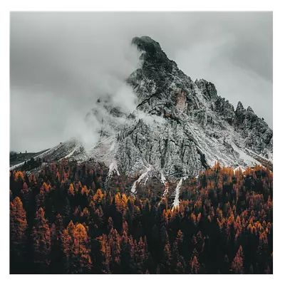 Фото на холсте горный пик в облаках, размера 100x100