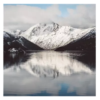 Фото на холсте озеро на фоне гор, размера 40x40