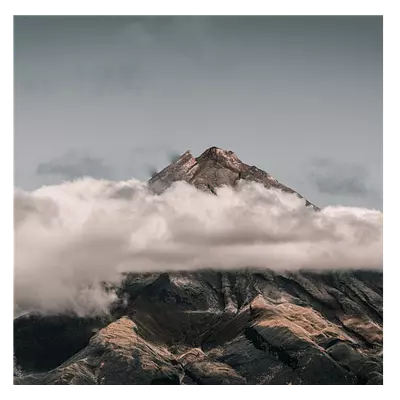 Фото на холсте горы в облаках, размера 40x40