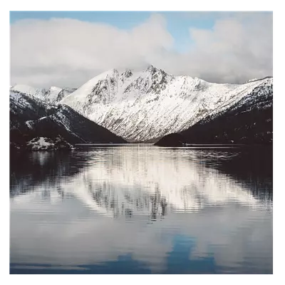 Фото на холсте озеро на фоне гор, размера 60x60