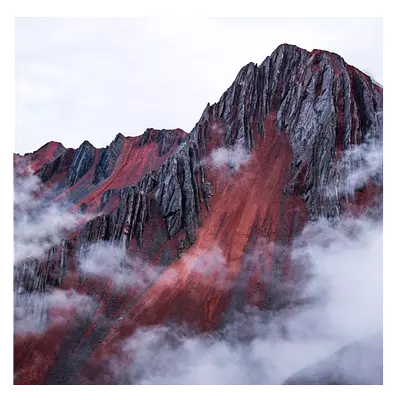 Фото на холсте горный хребет в облаках, размера 40x40