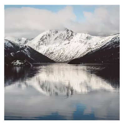 Фото на холсте озеро на фоне гор, размера 50x50