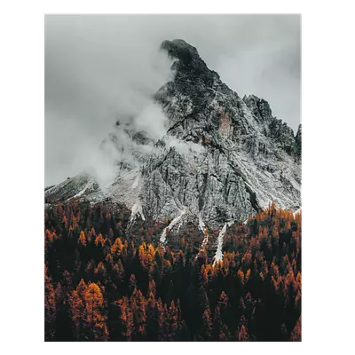 Фото на холсте горный пик в облаках, размера 40x50