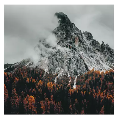 Фото на холсте горный пик в облаках, размера 40x40