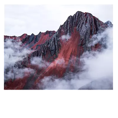 Фото на холсте горный хребет в облаках. размер 50х40 см.