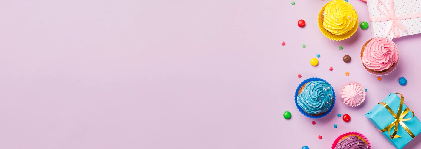 Отличный подарок на любой <br>праздник – дизайнерская <br>фотокнига с вашими фото