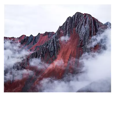 Фото на холсте горный хребет в облаках, размера 60x50