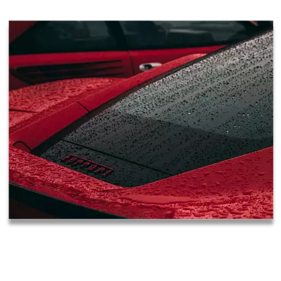 Фото на холсте красный феррари под дождем, размера 80x60