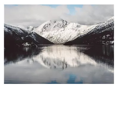 Картина на холсте с изображением озера и гор, размер 40х30 см.