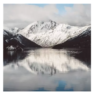 Фото на холсте озеро на фоне гор, размера 30x30