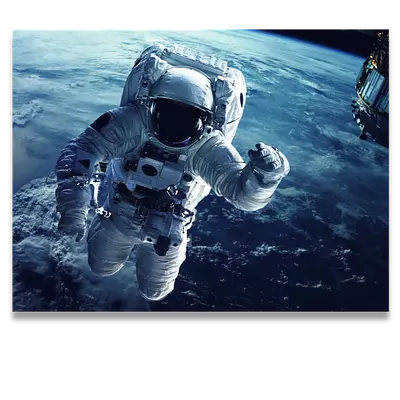 Фото на холсте космонавт на фоне земли, размера 80x60