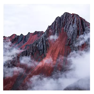 Фото на холсте горный хребет в облаках, размера 80x80