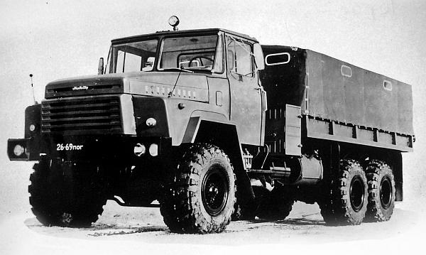 Последние советские тяжёлые армейские грузовики КрАЗ-260