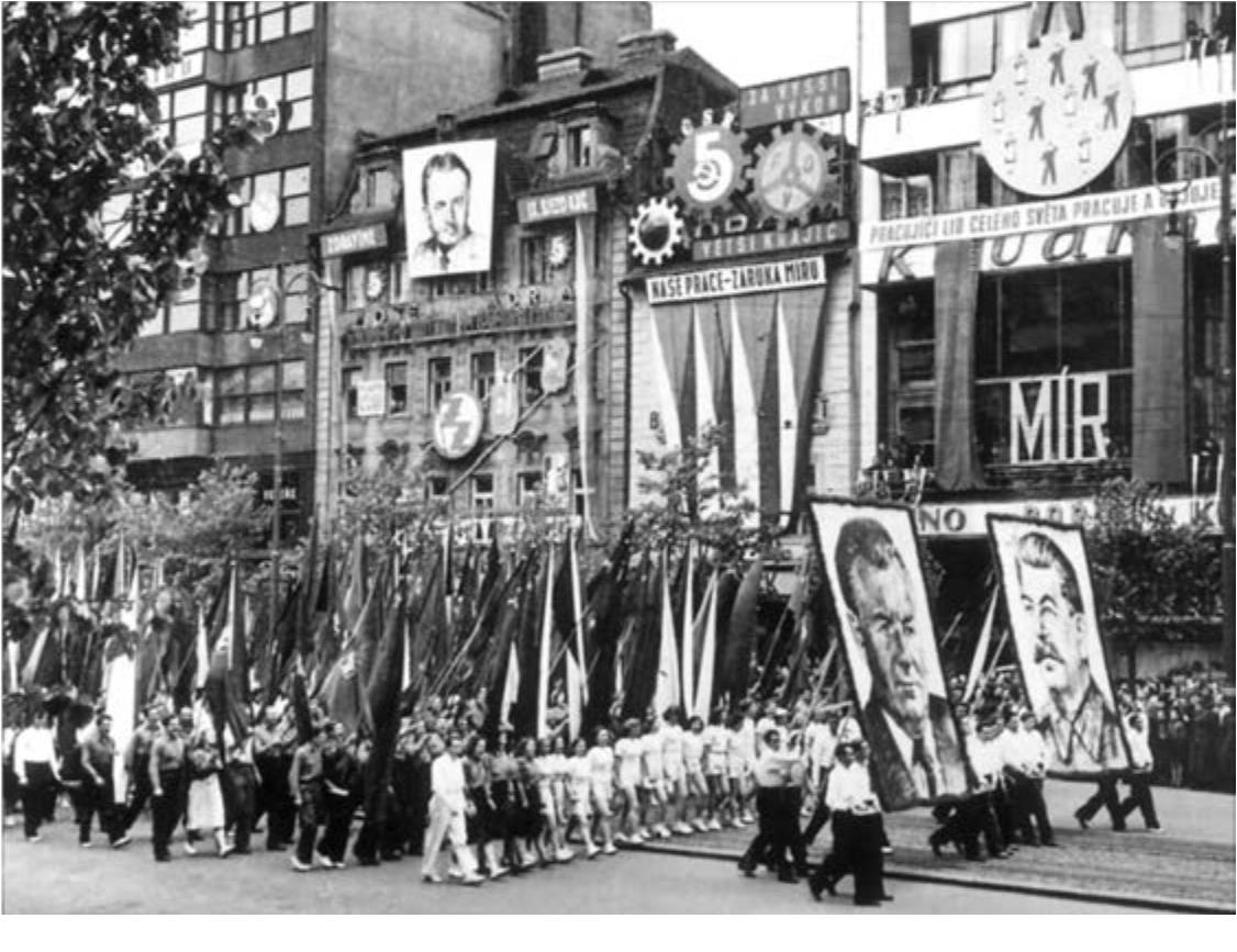 После второй мировой вошла в. Коммунистическая партия в ФРГ после 2 мировой войны. Коммунистическая партия Франции 1950. Коммунисткоммунистисты Венгрии 20 век. Югославия после второй мировой войны.