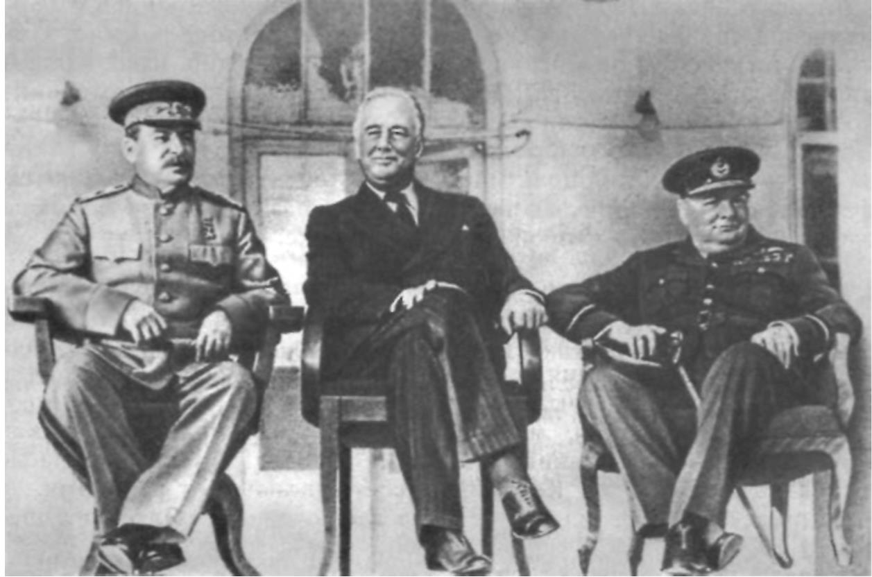 Сталин переговоры. Сталин, Рузвельт, Черчилль в Тегеране 1943. Сталин Рузвельт Черчилль в Тегеране. Сталин Рузвельт и Черчилль на Тегеранской конференции. Большая тройка в Тегеране 1943.