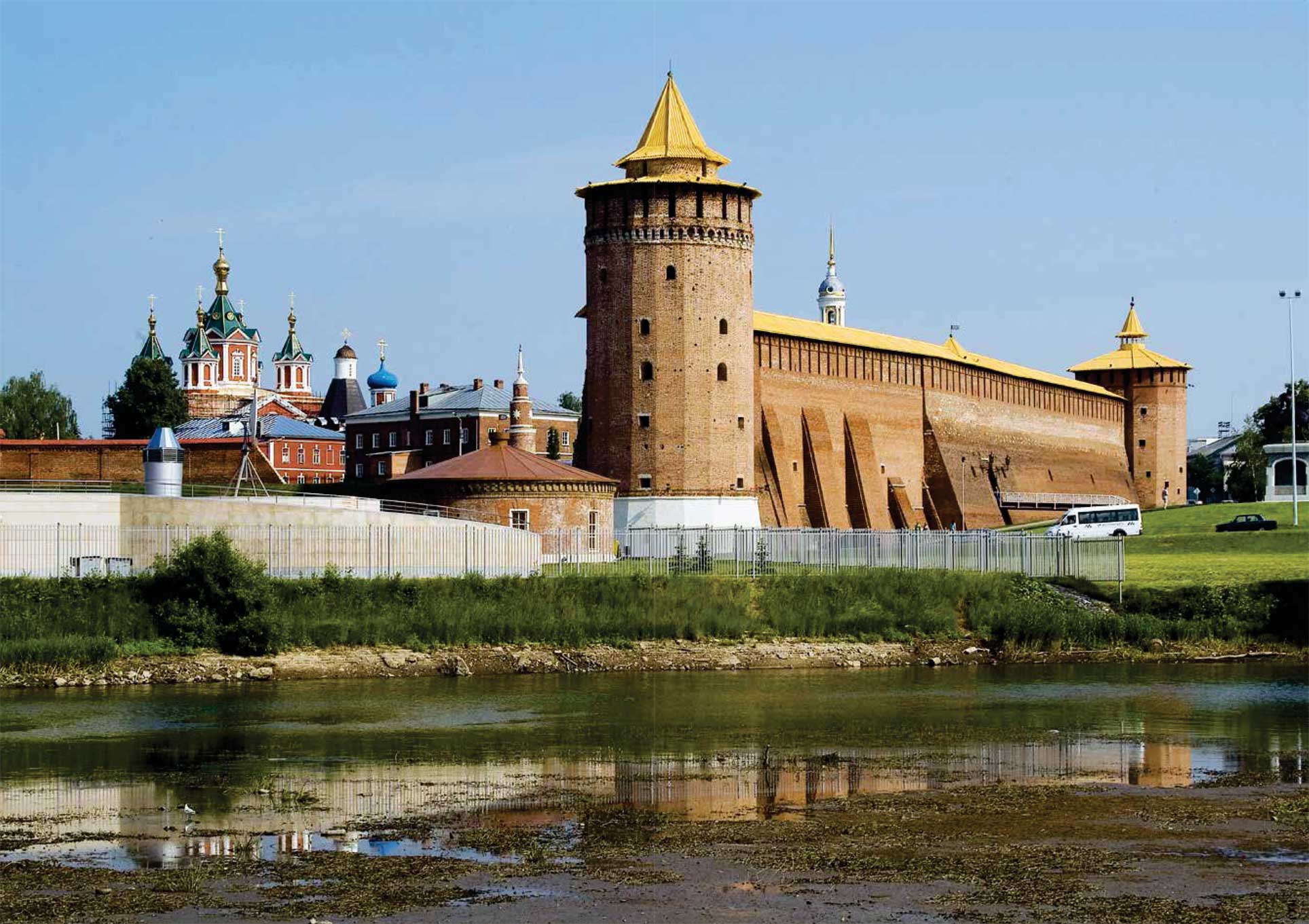 Какие есть кремли. Город Коломна Кремль. Коломенский Кремль город Коломна. Разрушенный Коломенский Кремль Коломна. Каменный Кремль в Коломне.