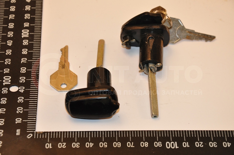 Выключатель замка двери с ключом от ПАЗ, артикул — 3205-6405060