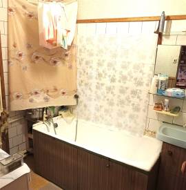 Продается 3-к квартира, 1/1 эт., ул Строителей, д. 8, Квартиры, На продажу