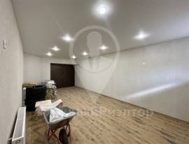 Квартиры, На продажу