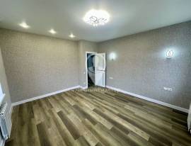 Рыбное, Продается 2-к квартира, 2/2 эт., пл Ленина, д. 10, Квартиры, На продажу
