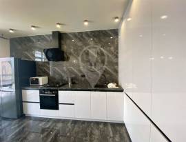 Продается 3-к квартира, 7/17 эт., 1-й Бульварный проезд, д. 2, Квартиры, На продажу