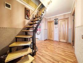 Квартиры, На продажу