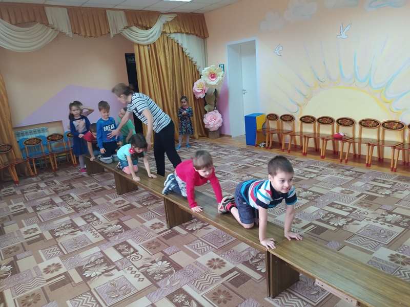 Физкультурный досуг. Средняя группа