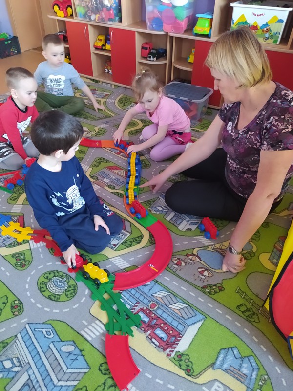 Лего "Поезд". Младшая группа