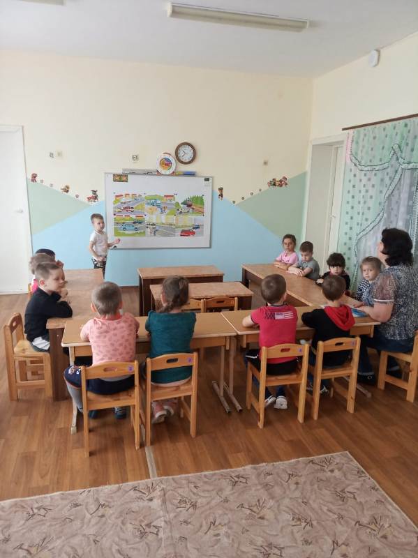Дидактическая игра по ПДД в средней группе
