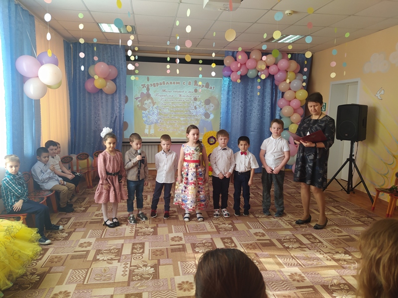 8 Марта в старшей группе