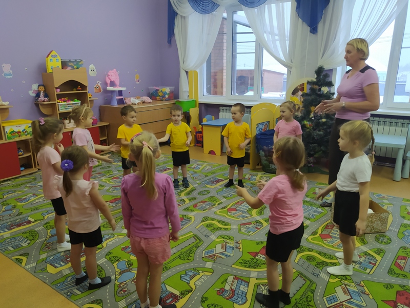 Физкультурный досуг: "Здравствуй зимушка-зима". Младшая группа