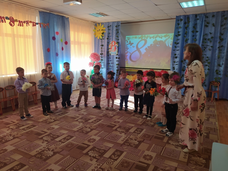 8 марта. Средняя группа