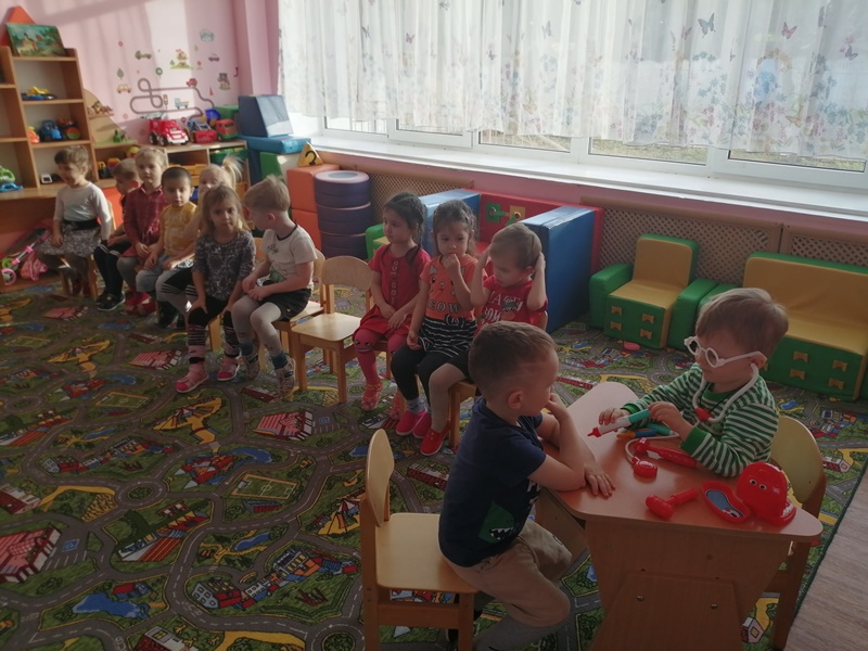 Сюжетно-ролевая игра "На приеме у врача"